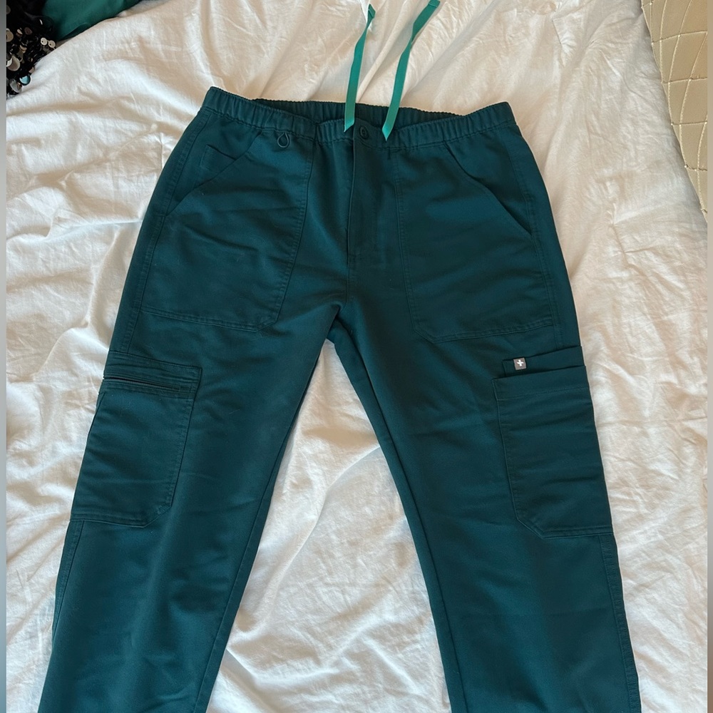 Men’s Figs Technical Collection Scrub Bottoms - Caribbean Blue sz M straight leg